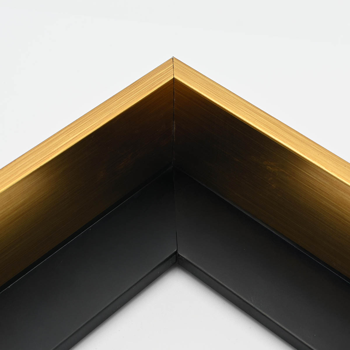 picture Frame 317-30 GOLD FLOATING FRAME 