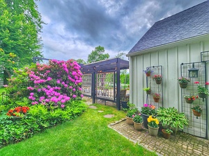 04Apr CT River Valley Inn