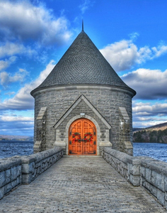 16 Holidays at Saville Dam