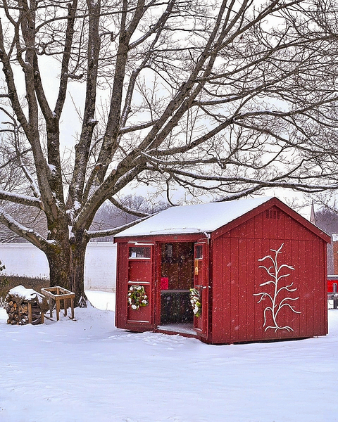 G13 Farmstand at Bussa Orchards Print
