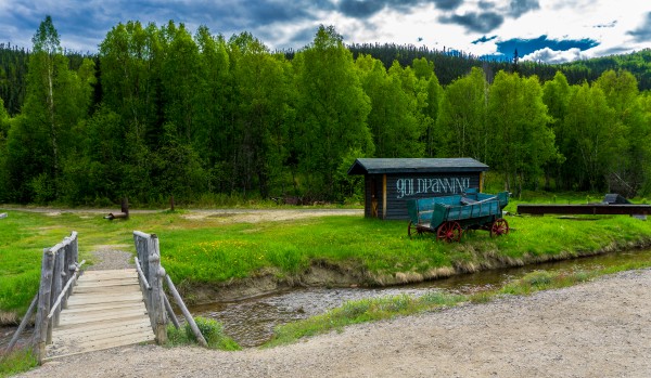 GOLD RUSH BARN Print