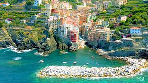 Flying Over Italie coasts and cities 10