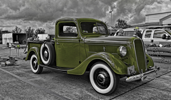 1937 FORD STEPSIDE V 8 by Digicam