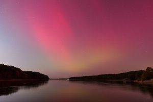 Unexpected Aurora Missouris Nightlight