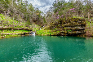 Lampe Rock Bluff Waterfall