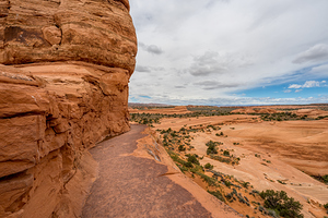 Delicate Arch Narrow Path