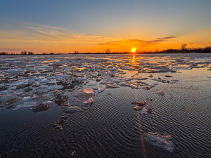 Spring sunrise by Genevieve Gagnon