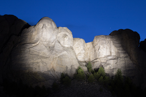 mt. rushmore at night