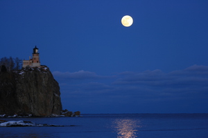 Split Rock full moon 