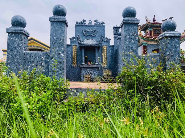 Magnificent tomb pictures by Clement Lucienne