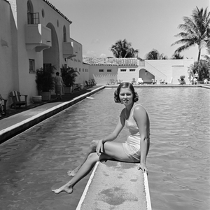 1930s WOMAN ABOVE POOL DIVING BOARD PALM TREE 172465