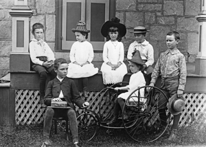 1890s-1900s SEVEN CHILDREN SITTING ONAROUND PORCH 194826