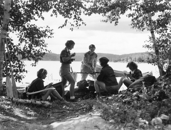 1930s 5 GIRLS AROUND CAMP FIRE ALGONQUIN PARK CA 177711 Print
