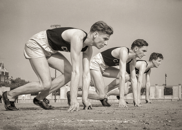 1940s THREE RUNNERS @ STARTING LINE FT RACE TRACK 231503 Print