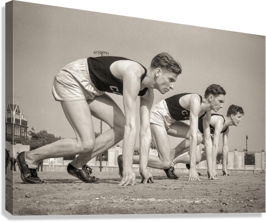 1940s THREE RUNNERS @ STARTING LINE FT RACE TRACK 231503 Canvas Print