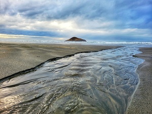 Tide out Tofino Beach