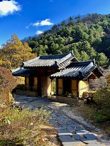 Hanok Entry