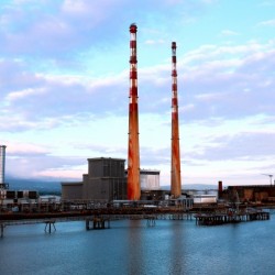 Dublins Poolbeg Chimneys
