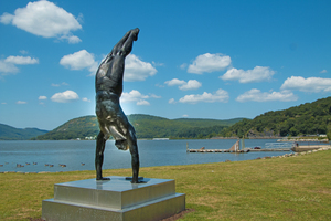 Diver Sculpture along The Hudson River