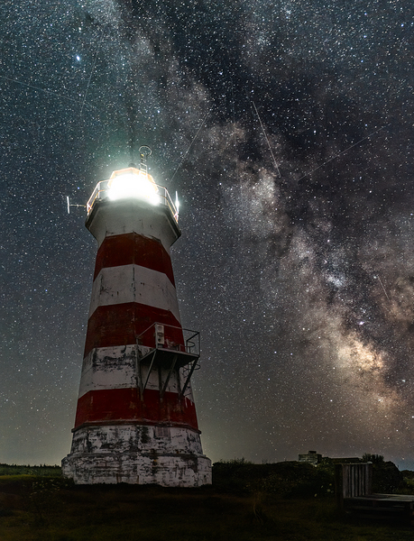 Milkyway with Lighthouse by Christopher Ritter