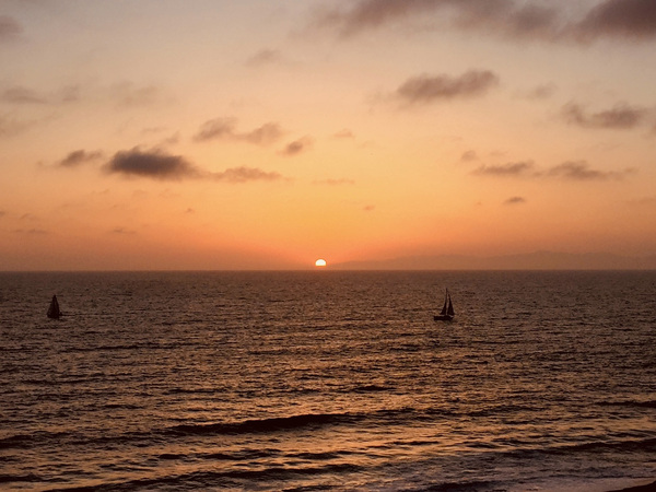 2 sailing at sunset Print