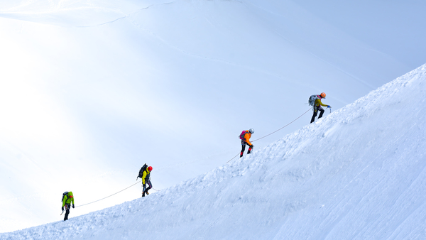 Cordee en haute montagne 6094  by Luc TORRES