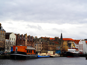  Edinburghs Colourful Canal                                                                                                            