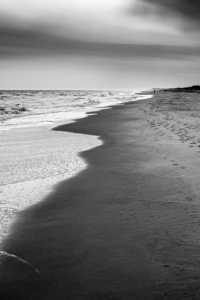 Stroll On The Beach B W
