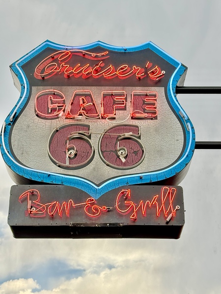 Cruisers Bar & Grill by Leslie Affeldt Photography