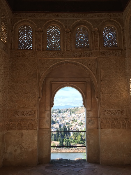 A door in Alhambra by Pictio