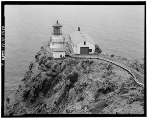 Point-Reyes-Lighthouse-CA