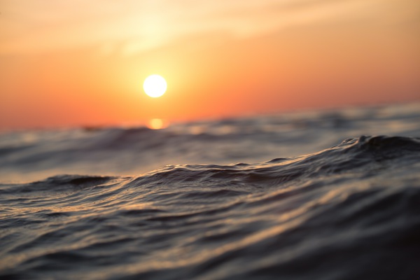 Crushing waves Print