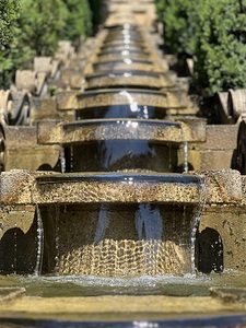 Cascading light