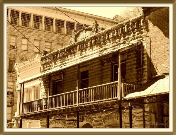 Building 1888 Print