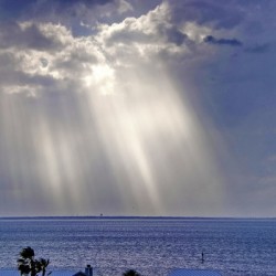 cloudrays1