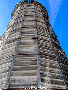 The Wooden Grain Bin 