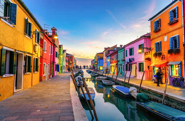 shutterstock 1906319377 Print