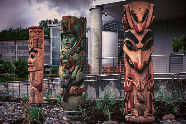 Totems Stand by Kenneth White