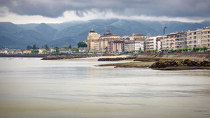 Low tide in Hondarribia Euskadi - CR2106-5555-DESS