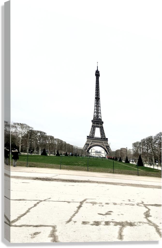 Eiffel Tower in Paris France Canvas Print