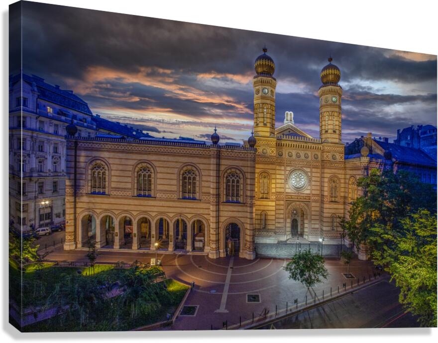 Exterior of the Dohany Street Synagogue Budapest Hungary  Canvas Print