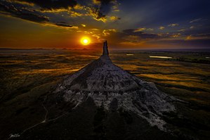 NEBRASKAS ICONIC CHIMNEY ROCK