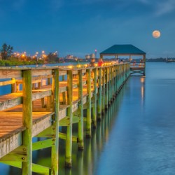   Melbourne Riverside Park Moonrise