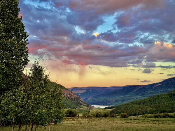 Color pallet in the sky by Dick Davis