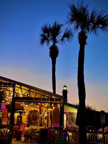 Dinner time at the beach  Print