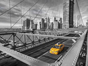 Cab on Brooklyn Bridge