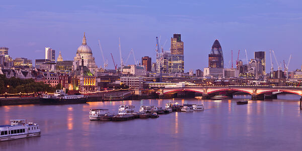 Dusk on the Thames Print