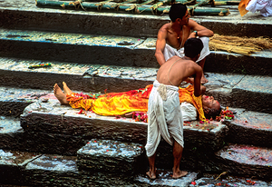 Nepal. Kathmandu. Cremation in Pashupatinath