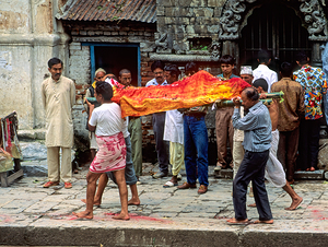 Nepal. Kathmandu. Cremation in Pashupatinath