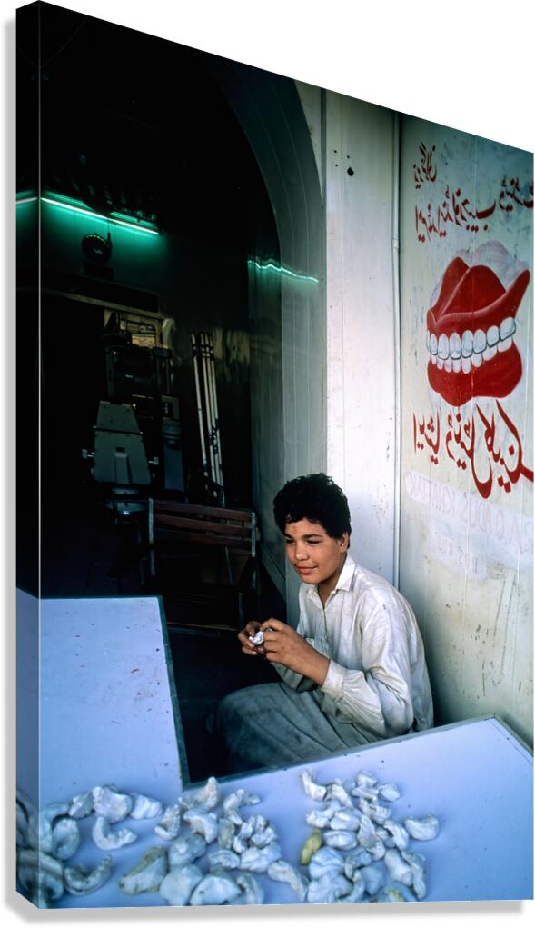 Pakistan. A street dentist in Peshawar Canvas Print